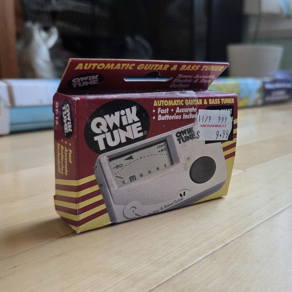 Automatic Guitar & Bass Tuner - Silver
